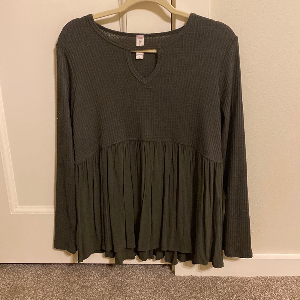 cute and comfy long sleeve that’s perfect for christmas!!